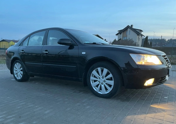 Hyundai Sonata cena 10500 przebieg: 211000, rok produkcji 2008 z Gdańsk małe 154